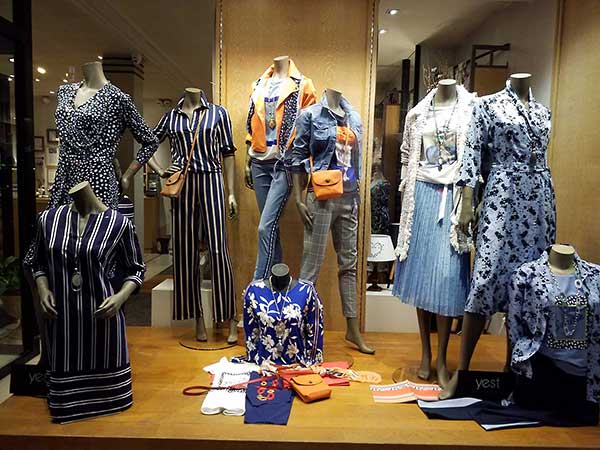 Etalage collectie dames lente / zomer 2020